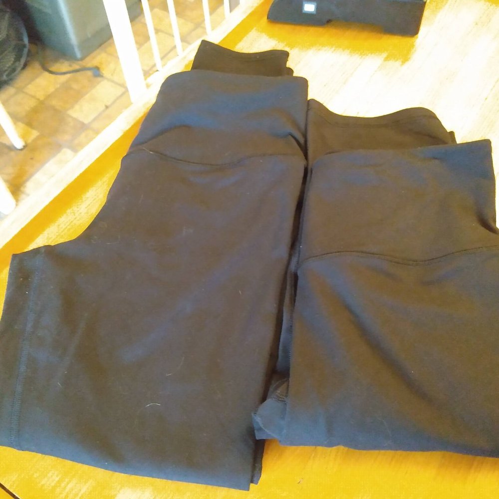 Victoria's Secret Knockout Sport 2 Pairs of Leggings 1 Crop and 1 Full length